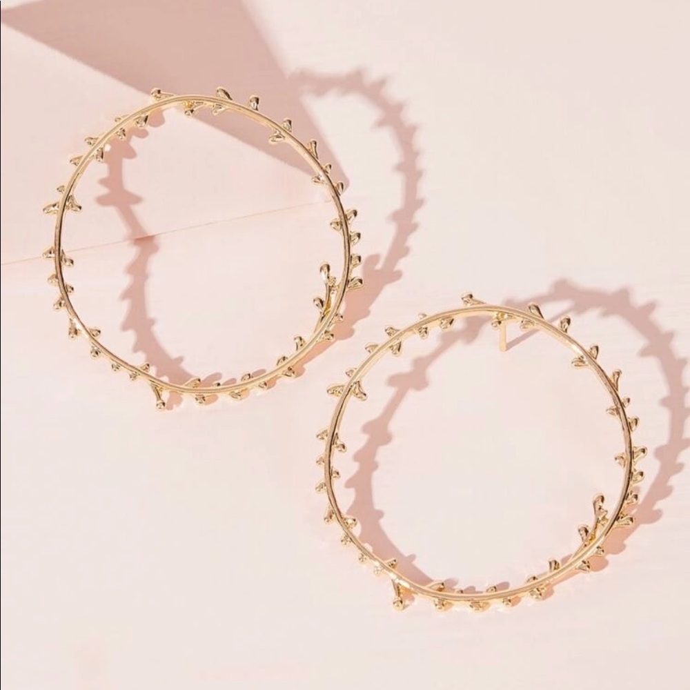 New Branch Shaped Hoop Earrings - Picture 2 of 4
